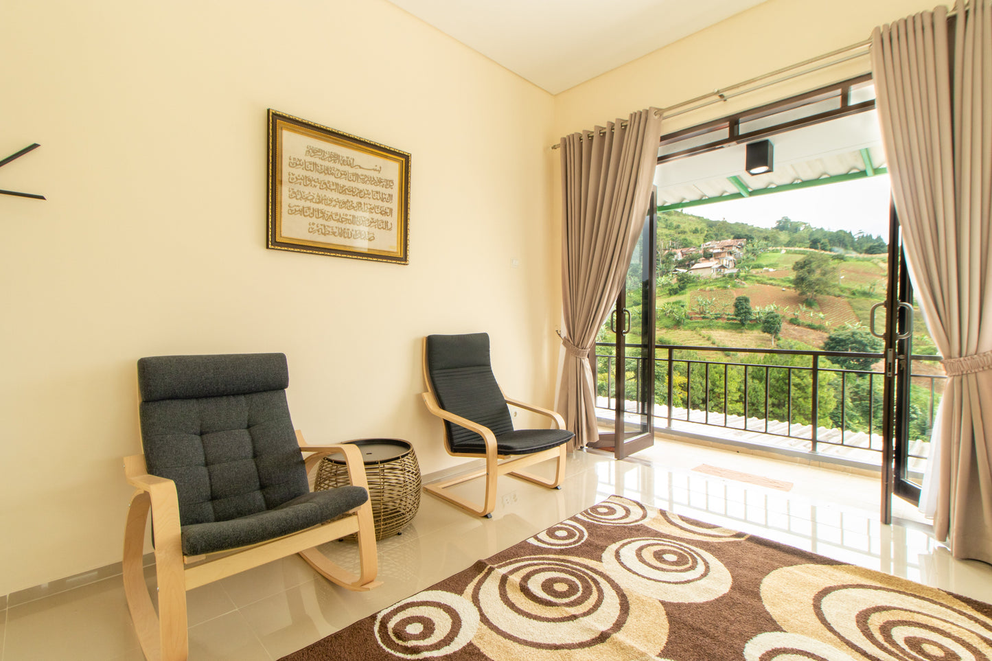 5 BR De Reiz Villa Zakir Syariah - City View -  Family Only (GAds)