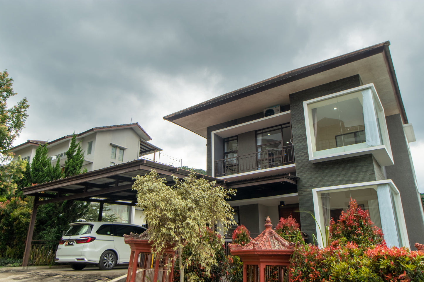 5 BR De Reiz Villa Zakir Syariah - City View -  Family Only (GAds)