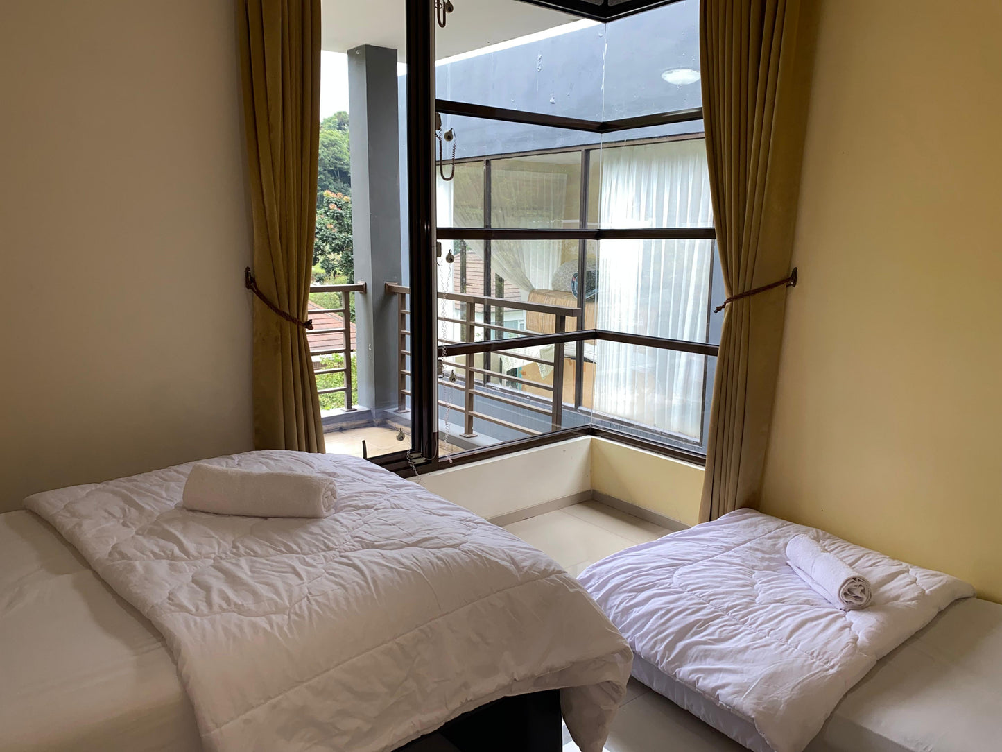 4 BR De Reiz Villa Iris Syariah - Mountain View - Family Only