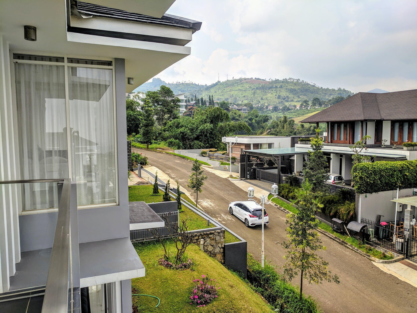 Villa Golf Syariah 4 BR, Family Only, View Indah ke Bukit Dago - Sewa Villa di Bandung