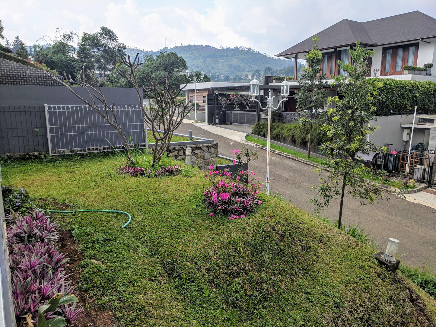 Villa Golf Syariah 4 BR, Family Only, View Indah ke Bukit Dago - Sewa Villa di Bandung