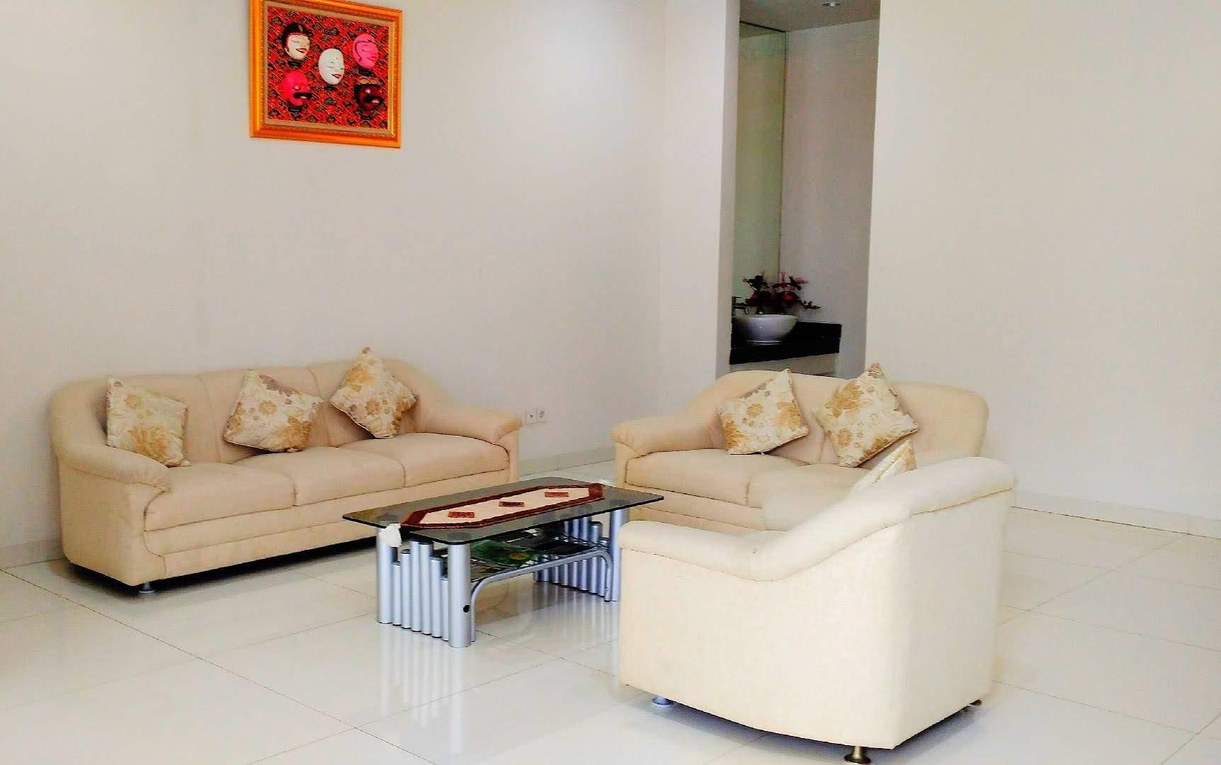 Villa Tina Syariah, 4 BR, Family Only, View Indah ke Resort Dago Pakar - De Reiz Villa